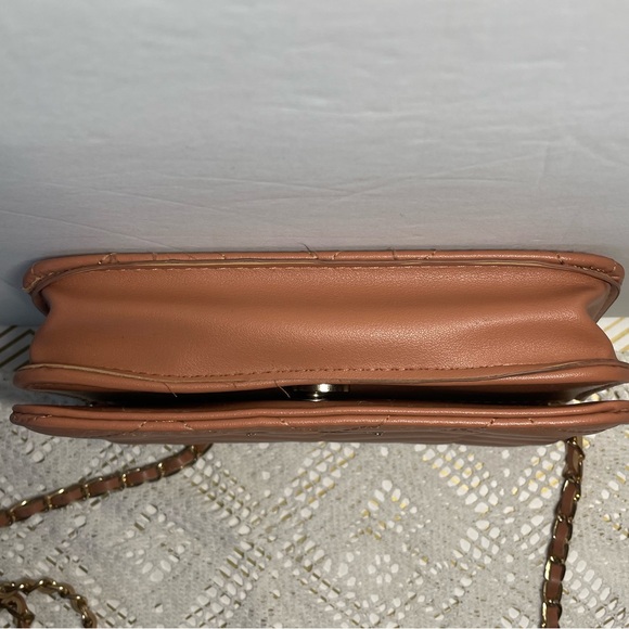 Bebe Los Angeles Sophia Gold chain link Crossbody Small Dark Blush Purse - Picture 3 of 9